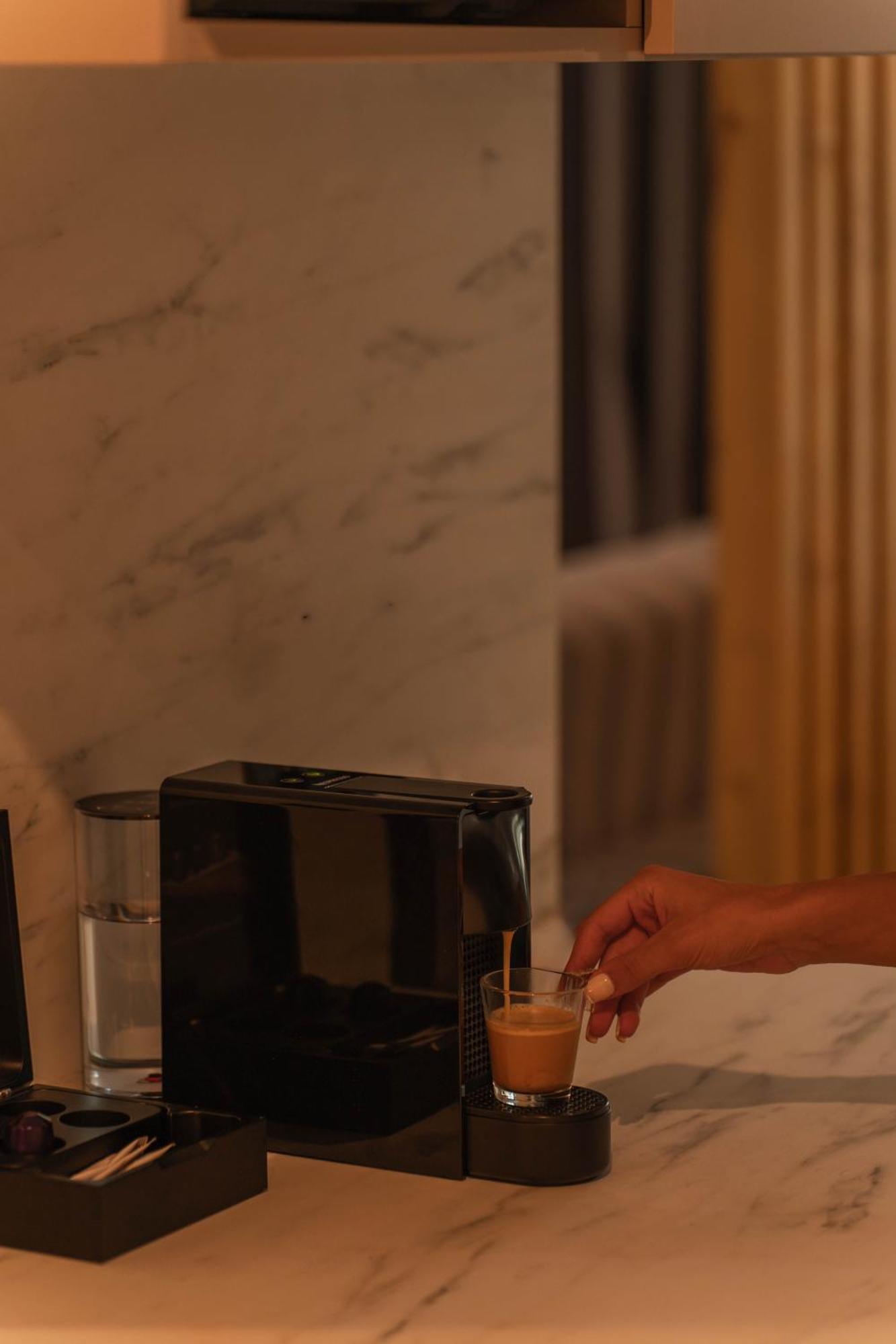 Athesense Suites Athens Ngoại thất bức ảnh